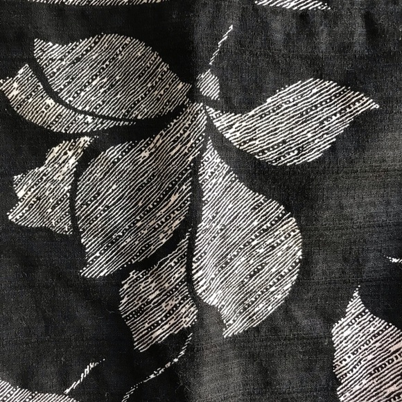 Ann Taylor black-white leaf motif pencil skirts-2P - Picture 2 of 8